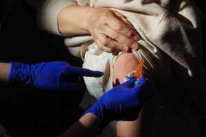 На Закарпатті почали вакцинувати населення ромських поселень від коронавірусу