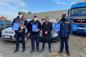 Державні виконавці Волині подарували рятувальникам конфісковані автомобілі (Фото)