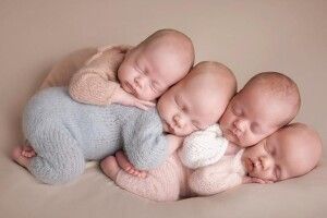 В Польщі українка народила четверню. Сім’я під загрозою депортації