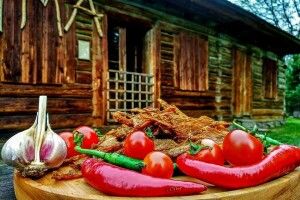 Зі свинини, яловичини та курятини навчилися готувати сушлики