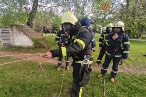 Горохівські рятувальники влаштували тренування на свіжому повітрі (Фото, відео)