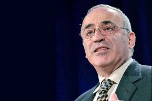 «Думаю, що процес проти Порошенка має політичний характер», – легендарний шахіст Гаррі Каспаров