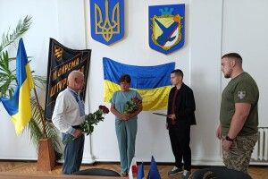 Рідним безвісти зниклого Героя з Волині вручили його почесну відзнаку