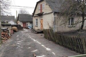 Волинянка, яку покусав скажений собака, досі в лікарні