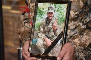 У Луцьку провели в останню дорогу загиблого Героя Віталія Пшитюка (Фото)