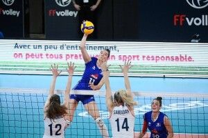 Волейбол: поступилися обидві команди, на місці яких могли бути українки (Відео)