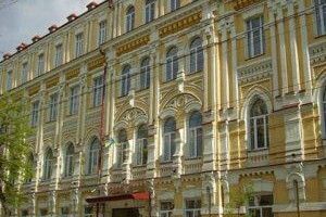 Хотіла помститися доньці: судитимуть жінку, яка 13 разів повідомила про «мінування» академії