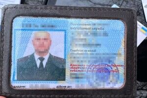 У Рівному працівник ізолятора розповсюджував наркотики заради інтимних фото арештантки