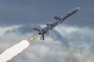 Розповіли, звідки саме стріляють ракетами по Луцьку та Рівному