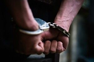 Поліцейського затримали за ґвалтування 10-річної дівчинки