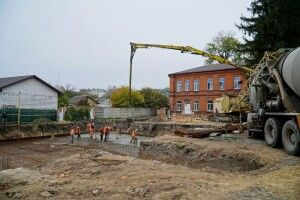 У Володимирі тривають будівельні роботи зі спорудження реабілітаційного центру для військових (Фото)