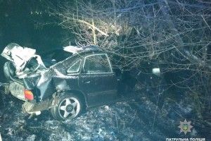 На Рівненщині нетверезий водій ледь не збив поліцейського, а потім потрапив в аварію