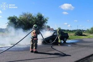 На Волині через витік газу спалахнув легковий автомобіль