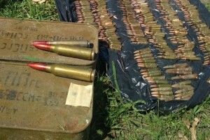 Схрон бойовиків з великою кількістю набоїв виявили поблизу житлових будинків