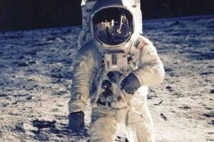 Вперше на Місяць полетить жінка
