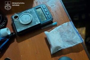 Волинянин облаштував притон прямо в гаражі
