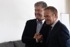 Порошенко у Роттердамі обговорив з Туском якнайшвидше надання Україні статусу країни-кандидата на членство в ЄС