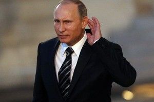 «От сволота!»: Путін в окупованому Криму «защебетав» українською і патякав про «дружбу двох братніх народів»