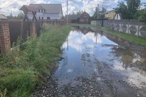 Зливи минули, а вода біля хат у Шацьку тримається: хто винен? 