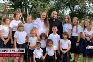 Мама каже, що народила серцем: сім’я з Волині прийняла майже два десятки дітей