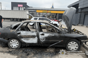 На Тернопільщині п'яний школяр спалив атомобіль