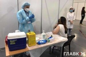 МОЗ назвав перелік професій, представникам яких обов'язкова вакцинація від Covid-19
