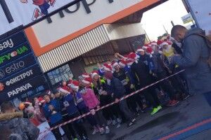 Кількасот Святих Миколаїв пробіглися Луцьком