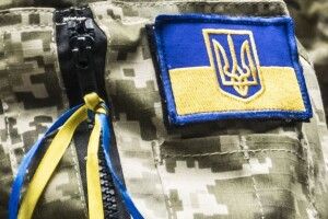 До Львова авіацією доставили 12 поранених військових 