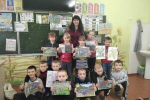 У Ветлах учні 2-А на уроці первоцвітознавства ліпили весняні квіти 