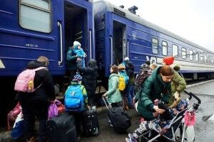 Волинські громади купуватимусь вільні хати для переселенців