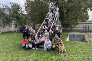 На Волині школярам показали суперсобак