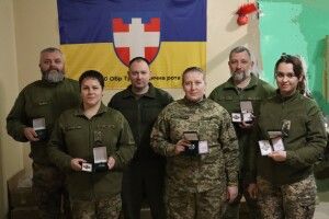 Командир Волинської бригади тероборони відзначив військових медиків