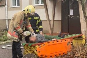 Рятуючись від вогню, рівнянин вистрибнув з вікна (Фото)