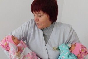 У Горохові в багатодітної мами народилися перші цьогоріч двійнятка