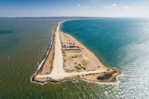 В окупованому Криму частину Тузли «передали» Росії 