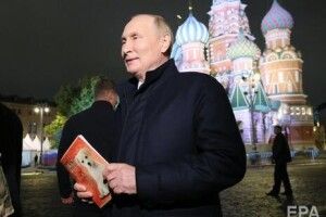 За п'ять хвилин після закінчення наради у бункері Путіна стенограма лежить на столах західних розвідок