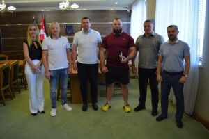 На Волинь приїхав український стронгмен Олексій Новіков