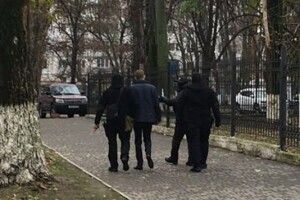 Троє капітанів поліції… виявилися шахраями-розбійниками?