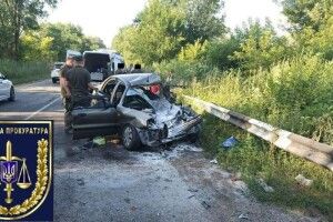 Військовий ЗІЛ-131 виїхав на смугу зустрічного руху, де зіткнувся з Daewoo Lanos (Фото)