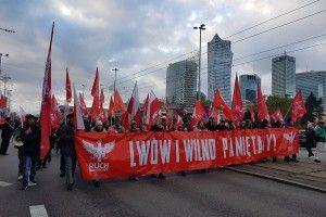 Близько 60 000 польських націоналістів у День незалежності вигукували антиукраїнські гасла (Відео, фото)