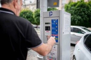У Луцьку підняли вартість паркування: скільки заплатять водії