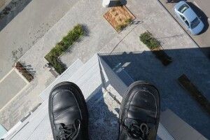 Викинувся з вікна 7-го поверху…