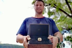 Чемпіон НБА виставив на аукціон свої персні, аби допомогти Україні (Фото)
