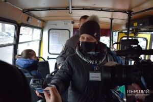 У Луцьку – перевіряють маршрутки: пасажирів, які платять готівкою, штрафують