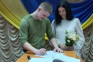 Волинянин одружився під час короткої відпустки і повертається на фронт