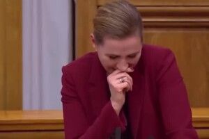 Як прем'єрка Данії розповідала про верблюда і реготала (відео)