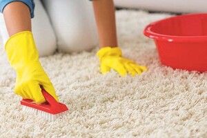 Як позбавити килим неприємного запаху
