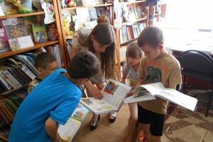 Бібліотека на Красному запрошує читачів