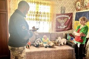 Дружині та синочку полеглого Героя з Волині вручили його високу нагороду