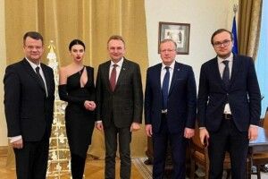 «Це заборонено? Я називаю свою сукню протестом»: супутниця ексзаступника міністра освіти Гарбарука про скандал із вбранням